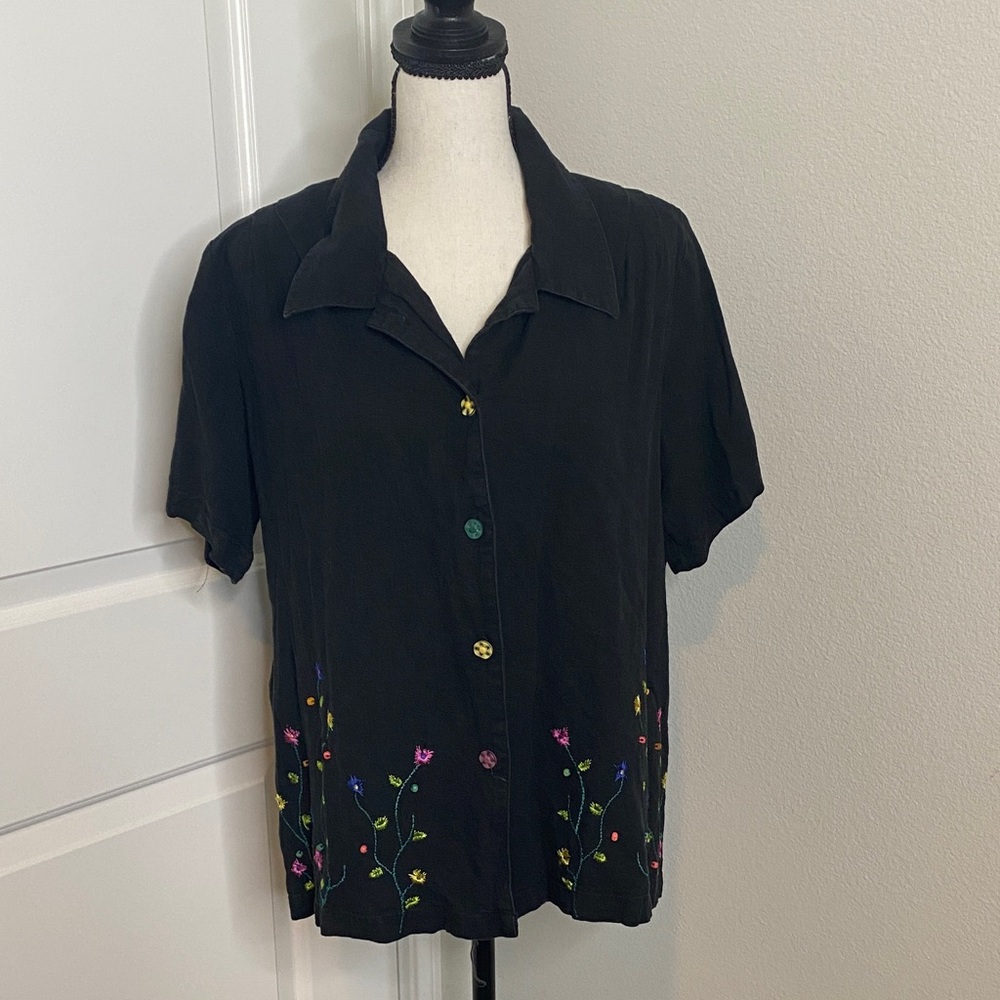 Vintage Erin London Black Floral Embroidered Button-Down Shirt